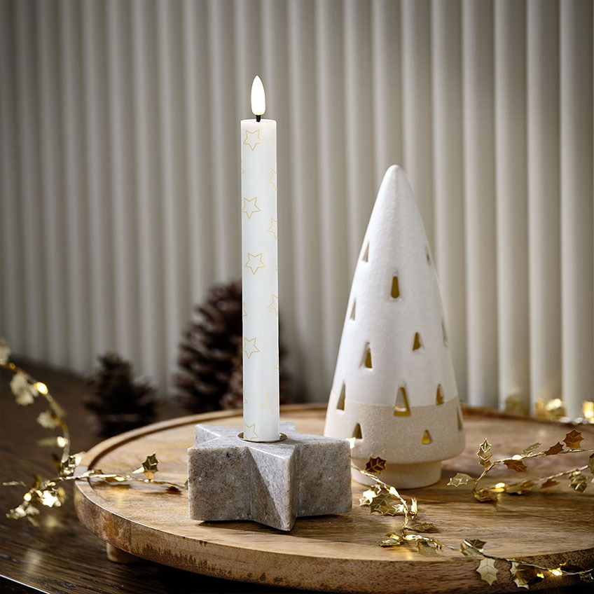 Marmurowy świecznik w kształcie gwiazdy, świąteczna świeca LED z gwiazdami i choinka oświetlona diodami LED