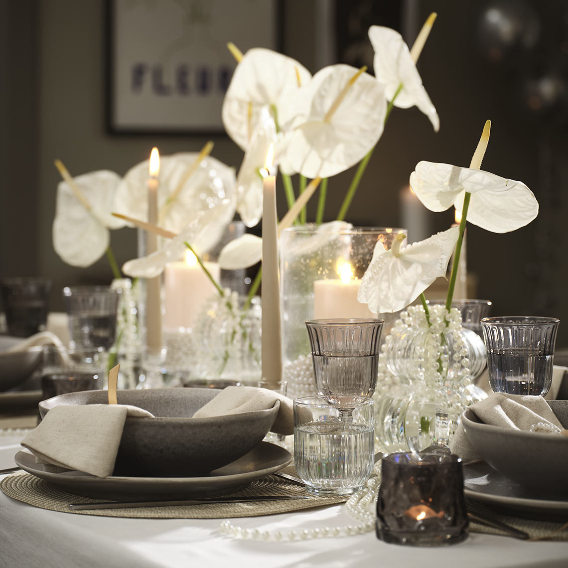 Świecznik na podgrzewacze GUDMAN oraz miski i talerze ELIAS Zestaw stołowy z miskami, talerzami, szklankami i świecznikami na podgrzewacze