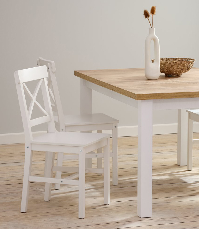 Białe, drewniane krzesło EJBY