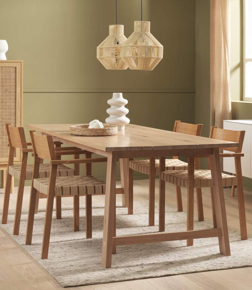 Prostokątny drewniany stół z 4 nowoczesnymi krzesłami 